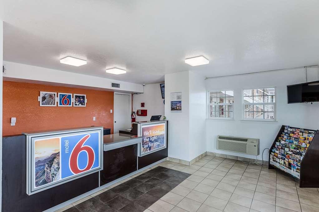Motel 6 Fort Worth - Northside Interiør bilde