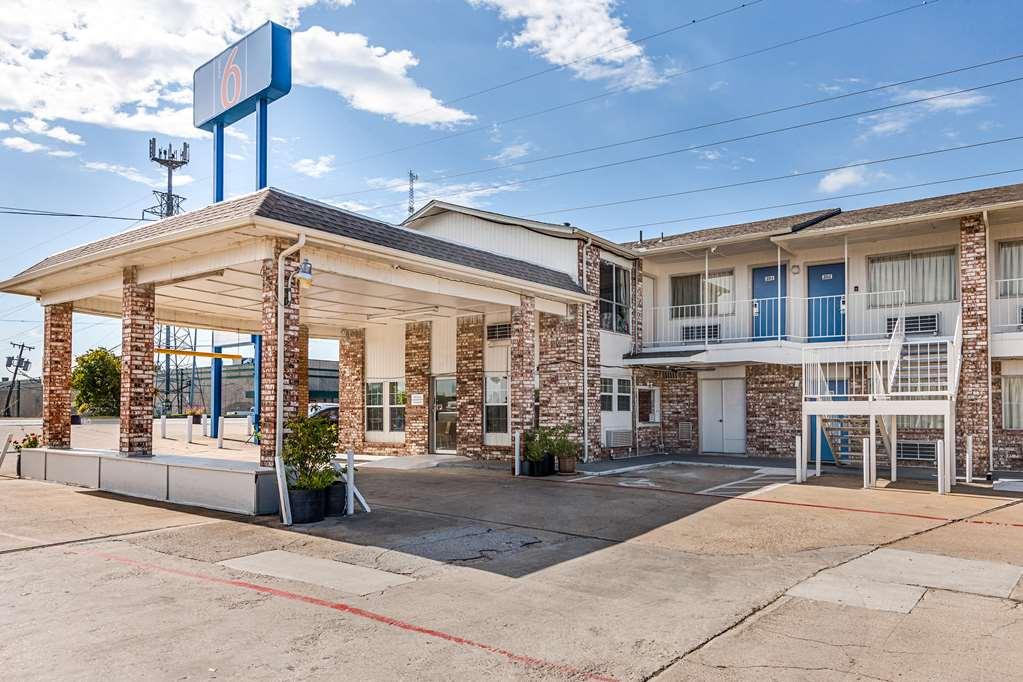 Motel 6 Fort Worth - Northside Eksteriør bilde