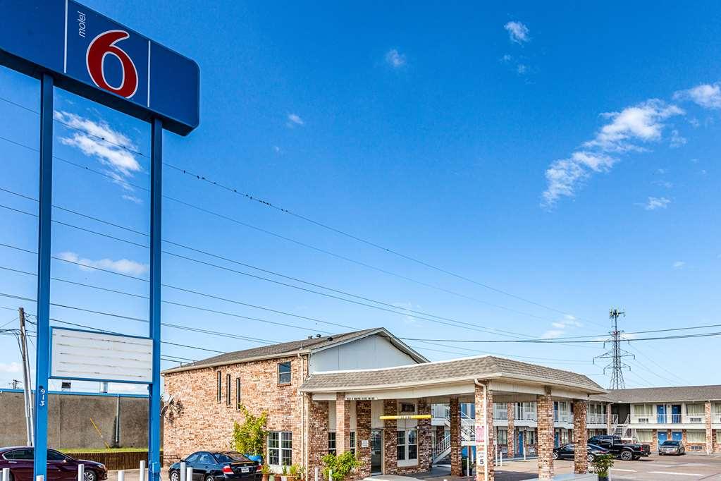 Motel 6 Fort Worth - Northside Eksteriør bilde