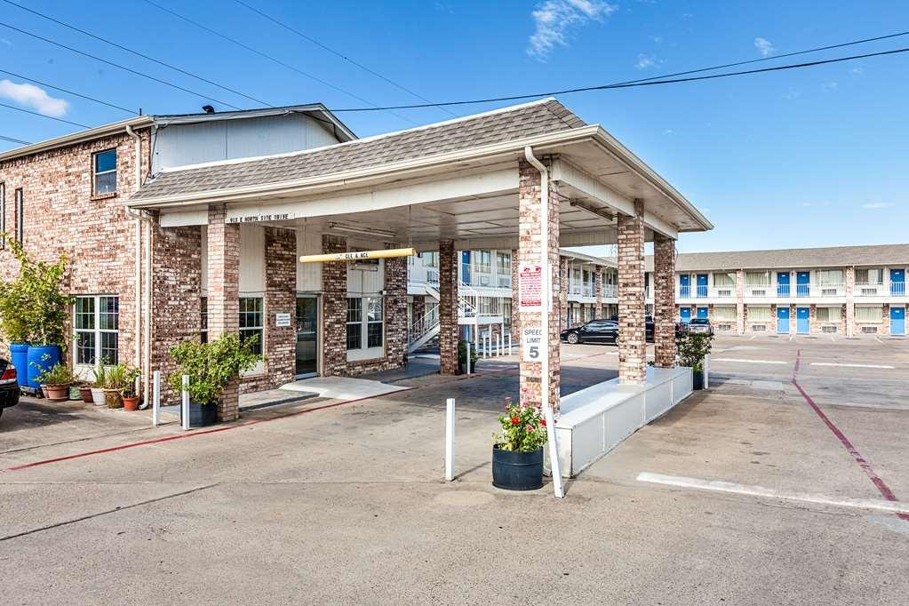 Motel 6 Fort Worth - Northside Eksteriør bilde