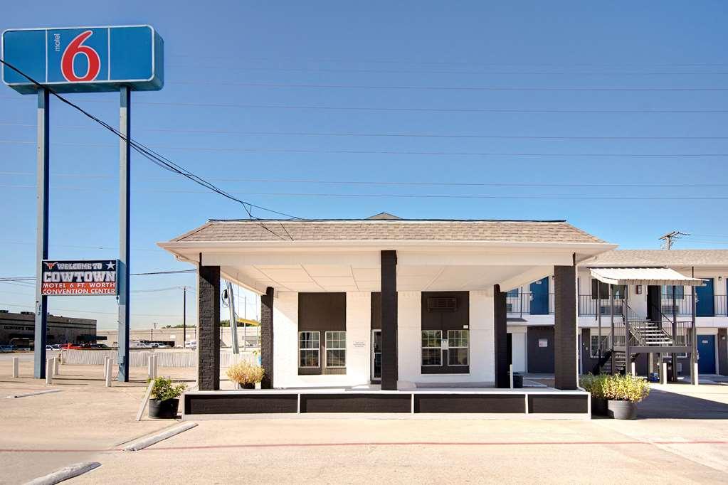 Motel 6 Fort Worth - Northside Eksteriør bilde