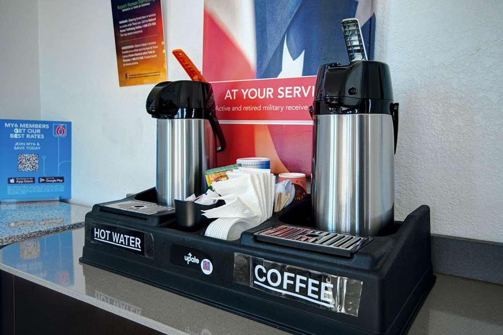 Motel 6 Fort Worth - Northside Restaurant bilde